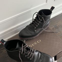 AUTHENTIC MENS GUCCI MENS SIZE 9