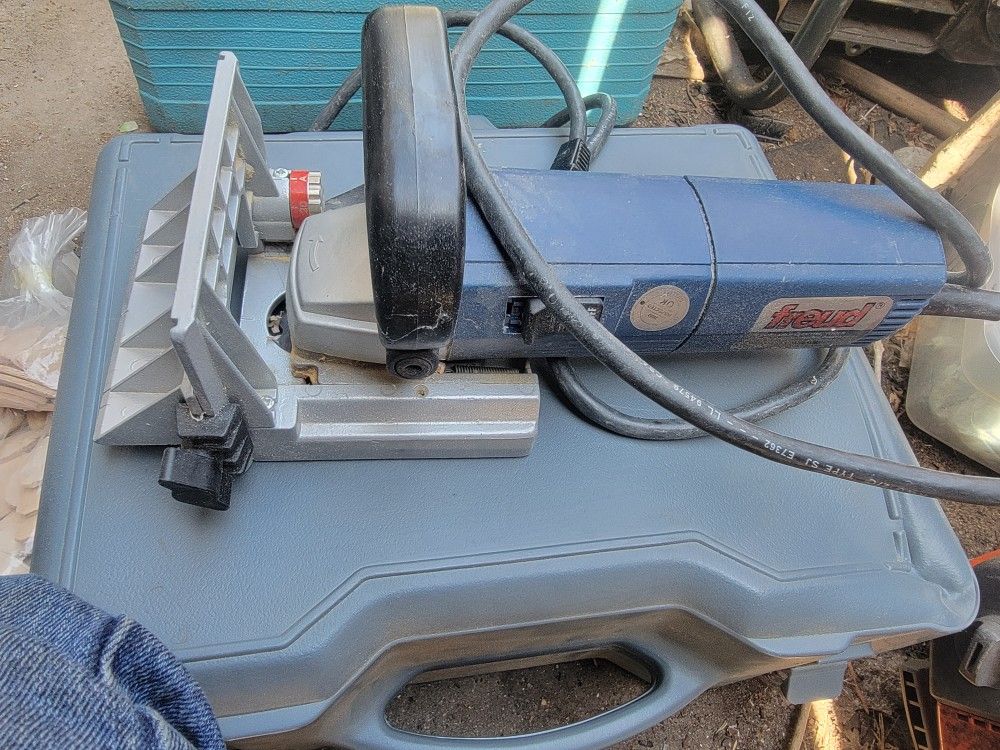 Freud JS100 Corded Electric 4" Biscuit Joiner Machine in Case