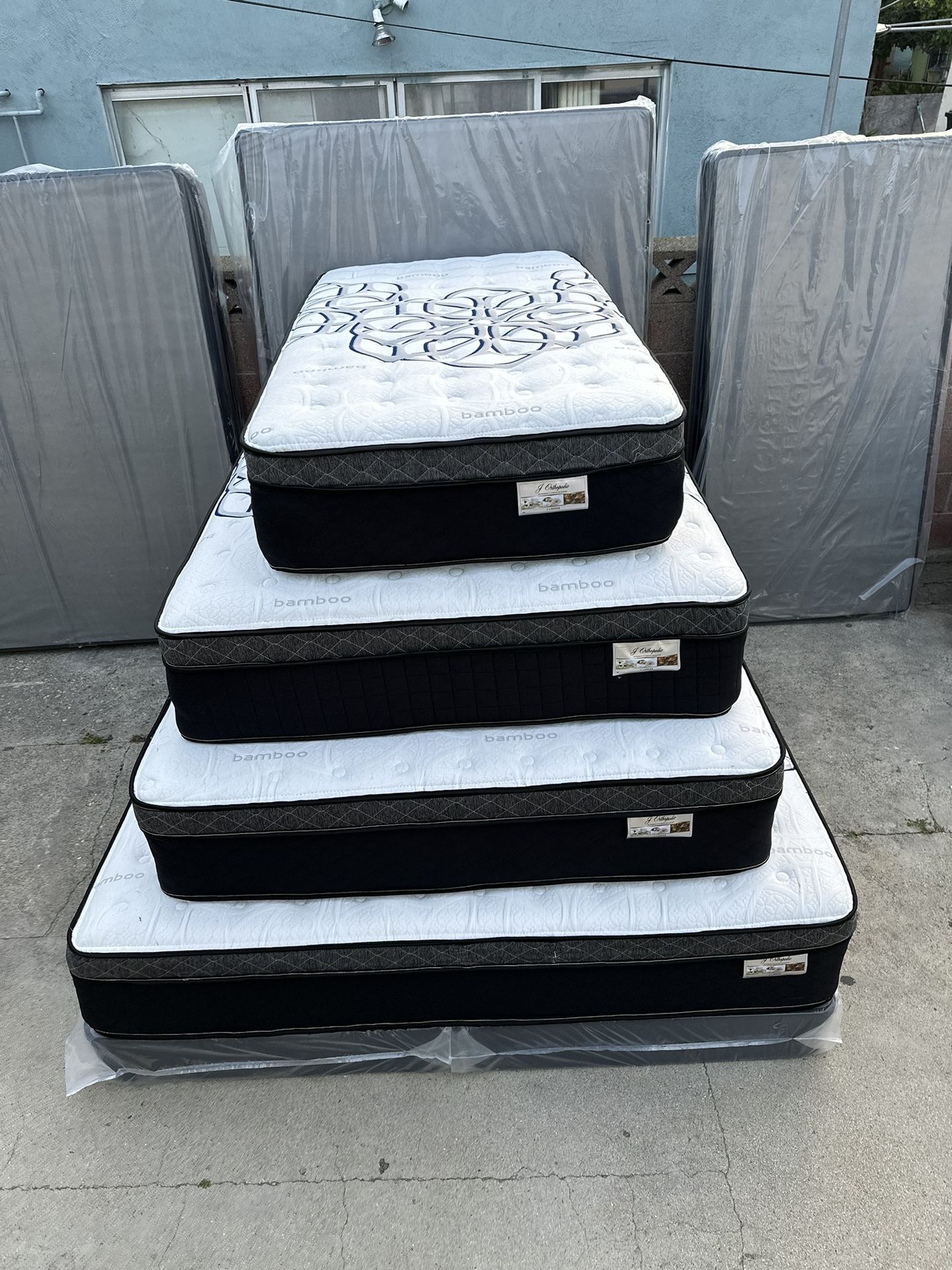 How Thick is a Dreamcloud Mattress: Ultimate Comfort Revealed