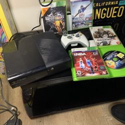 250 GB Slim Xbox 360 E 