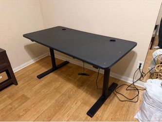 Uplift Sit to Stand Desk