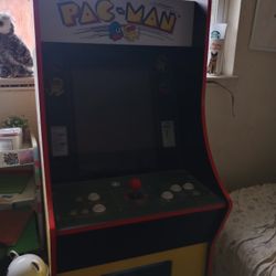 Pac Man Arcade Game