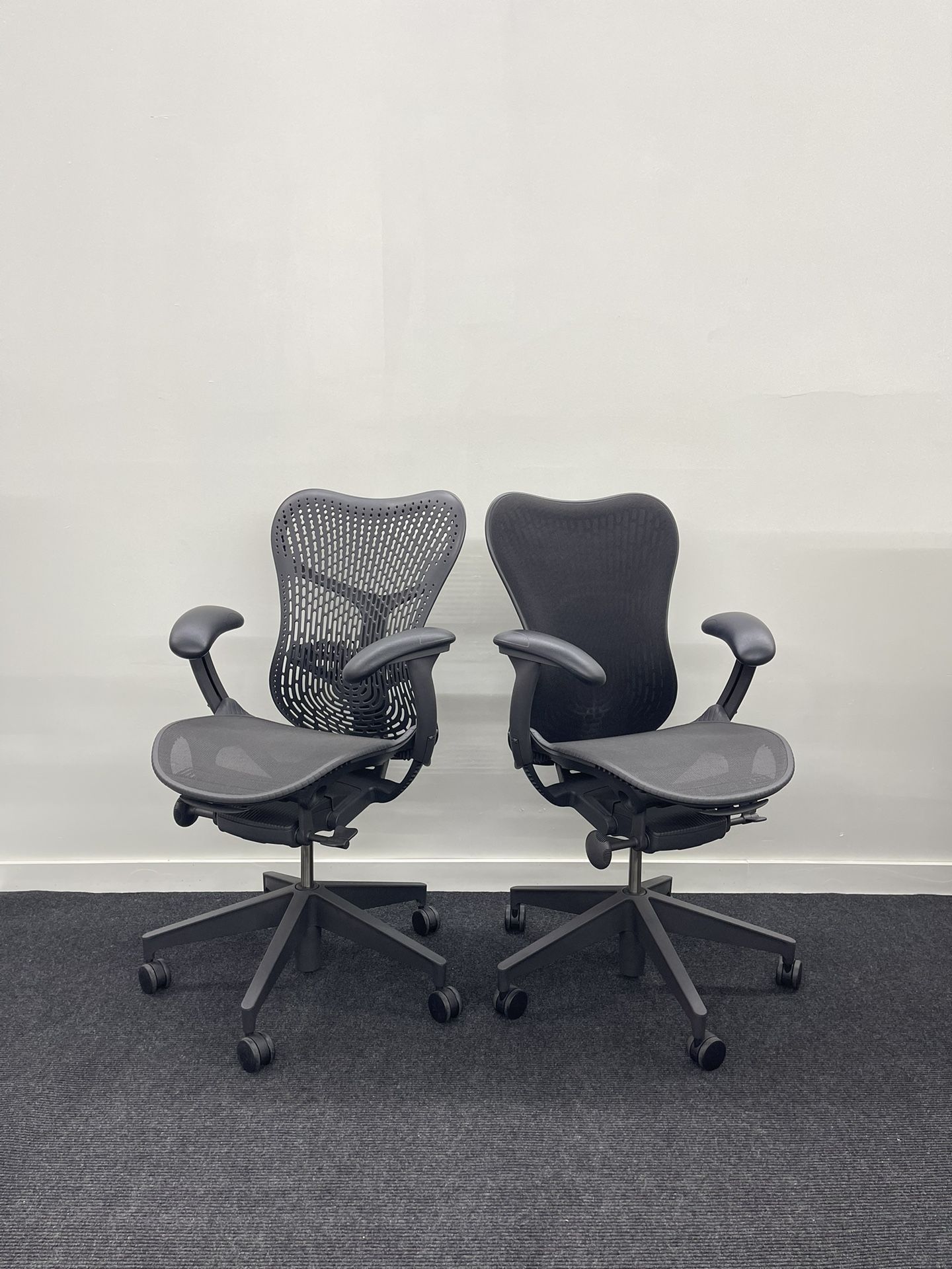 LIKE NEW HERMAN MILLER MIRRA CHAIRS FULLY LOADED WITH LUMBAR SUPPORT! 🚚🚚DELIVERY AVAILABLE🚚🚚