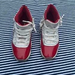 Jordan Shoes Sneakers Size 6.5 Red And White  Good Condition 