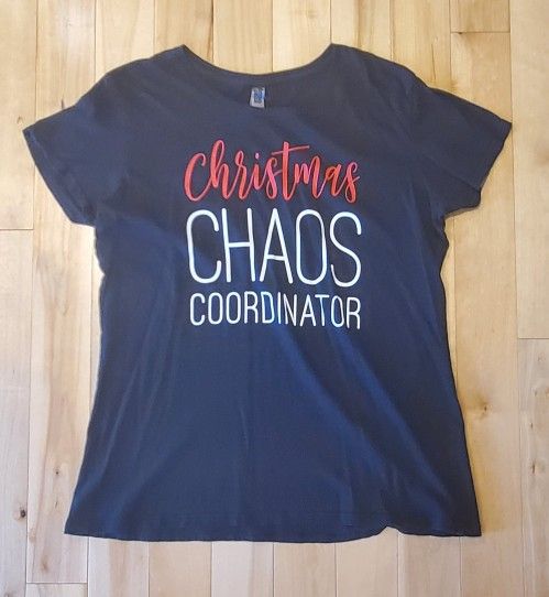 Instant Message Womens 'Christmas Chaos Coordinator' Black Top (XL)