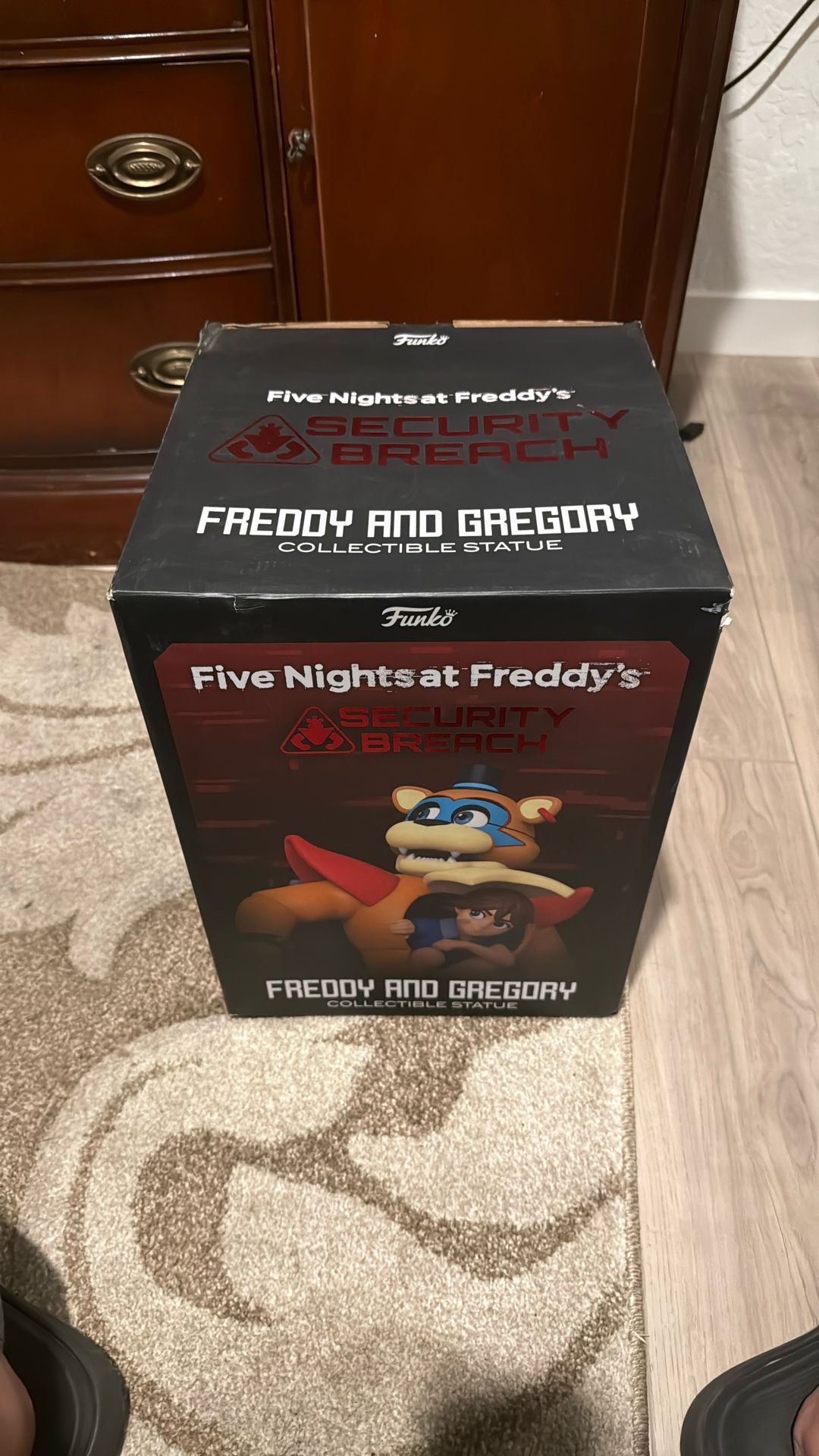 FNAF Security Breach, Freddy And Gregory Collectible Statue.