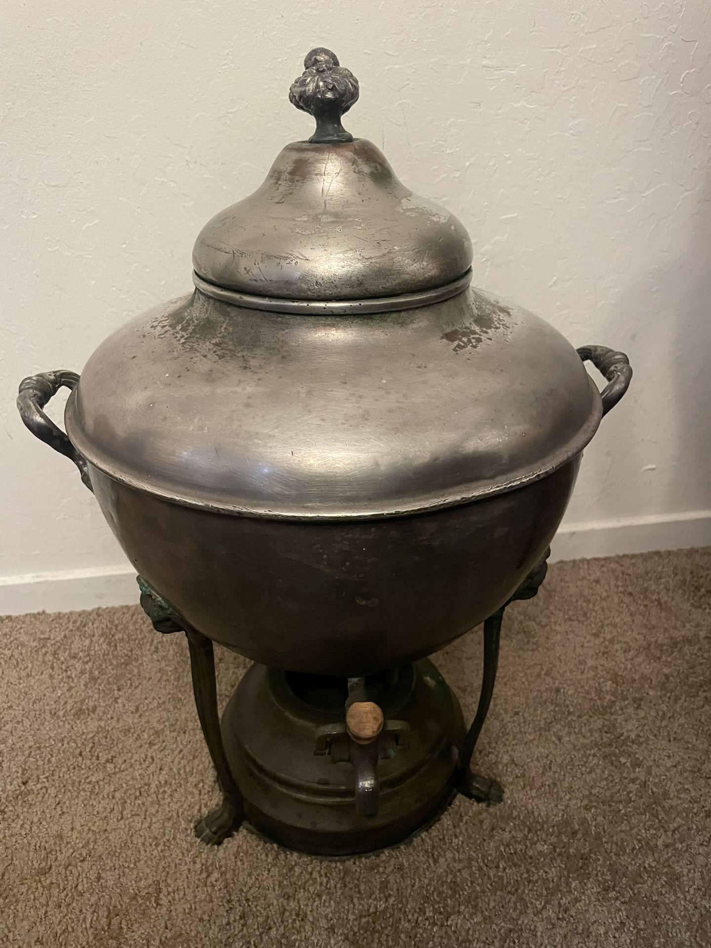 Vintage Georgian English Urn
