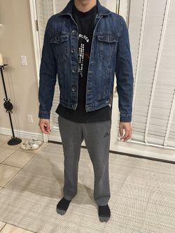 Guess Denim Jacket - Mens Size Medium - Great Condition 