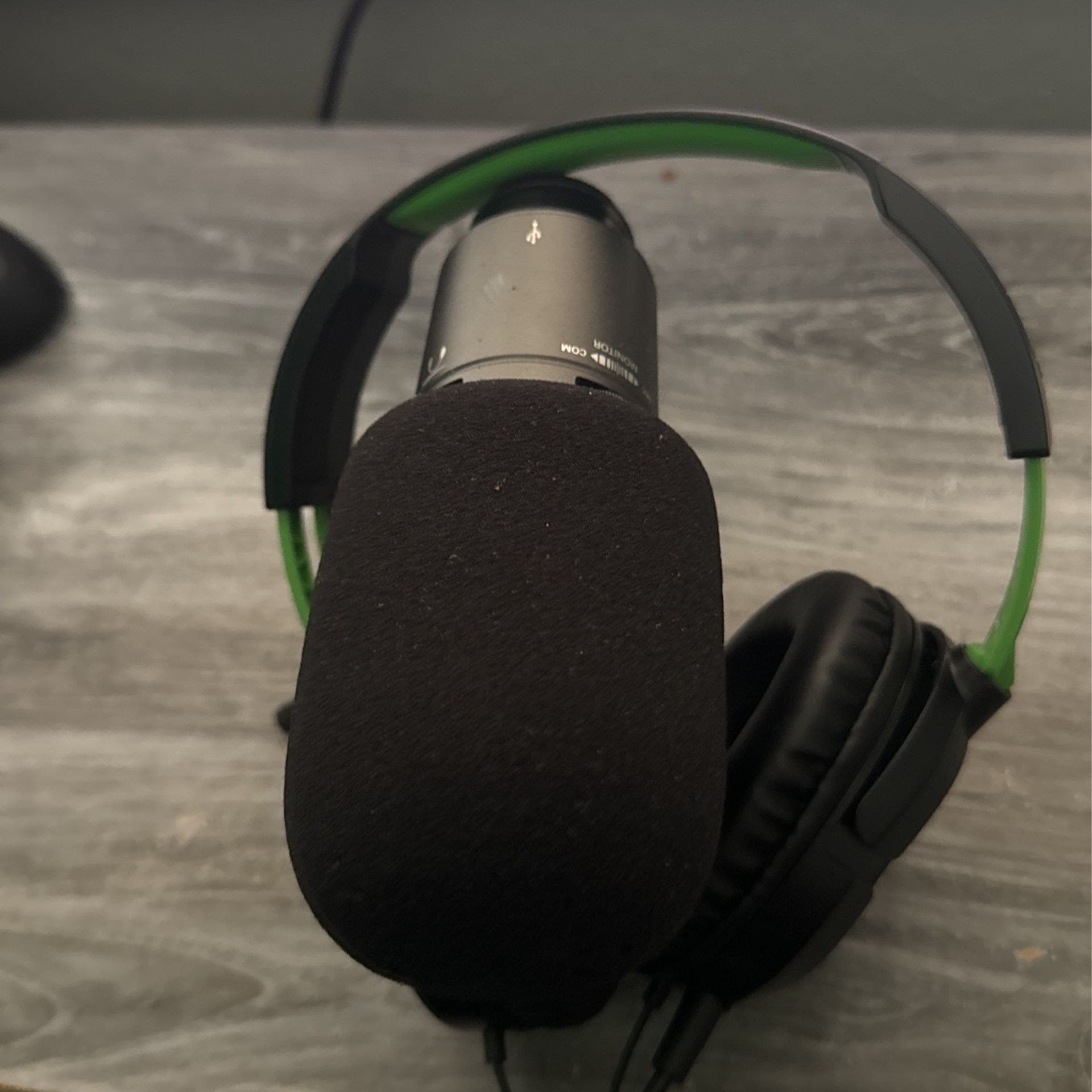 AUDIO TECHNICA AT2020  Studio Mic + Headset 