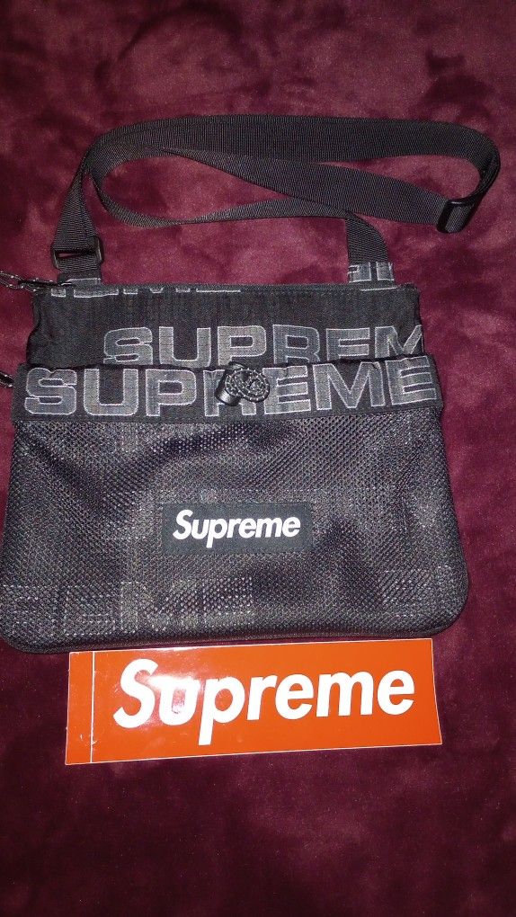 Supreme Messenger/Cross Body