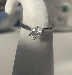 925 Sterling Silver round cubic zirconia CZ solitaire engagement