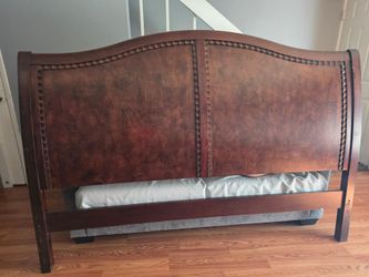 FREE KING-SIZE BED