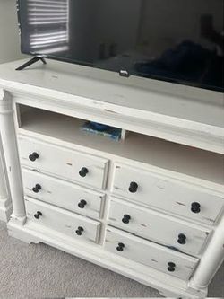 Media center with drawers