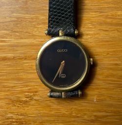 Vintage GUCCI 2000M Watch Womens