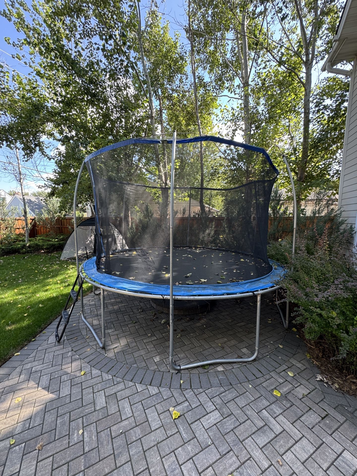 Great Trampoline In Ok Shape