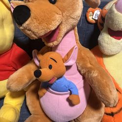 kanga -Roo large 67th ave and peoria