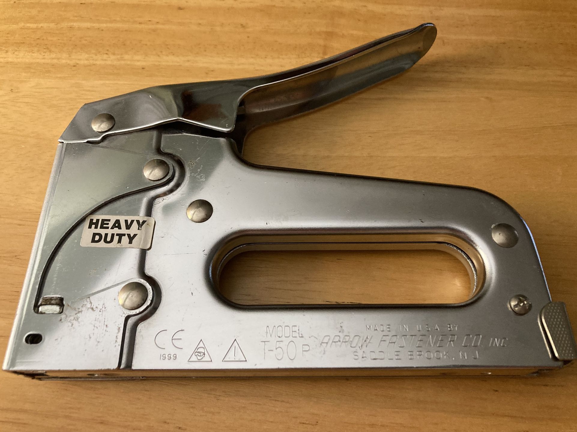 ARROW HEAVY DUTY Model T-50P Stapler