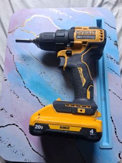 Dewalt 1/2" driver with 4AH battery