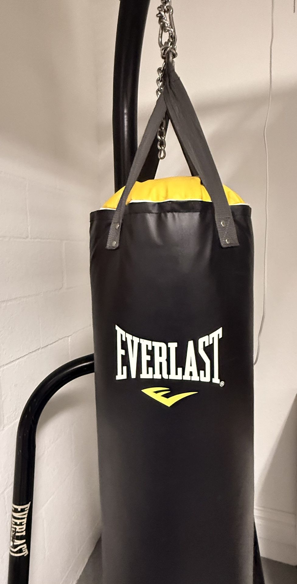 EVERLAST Heavy bag Boxing Station and accessories
