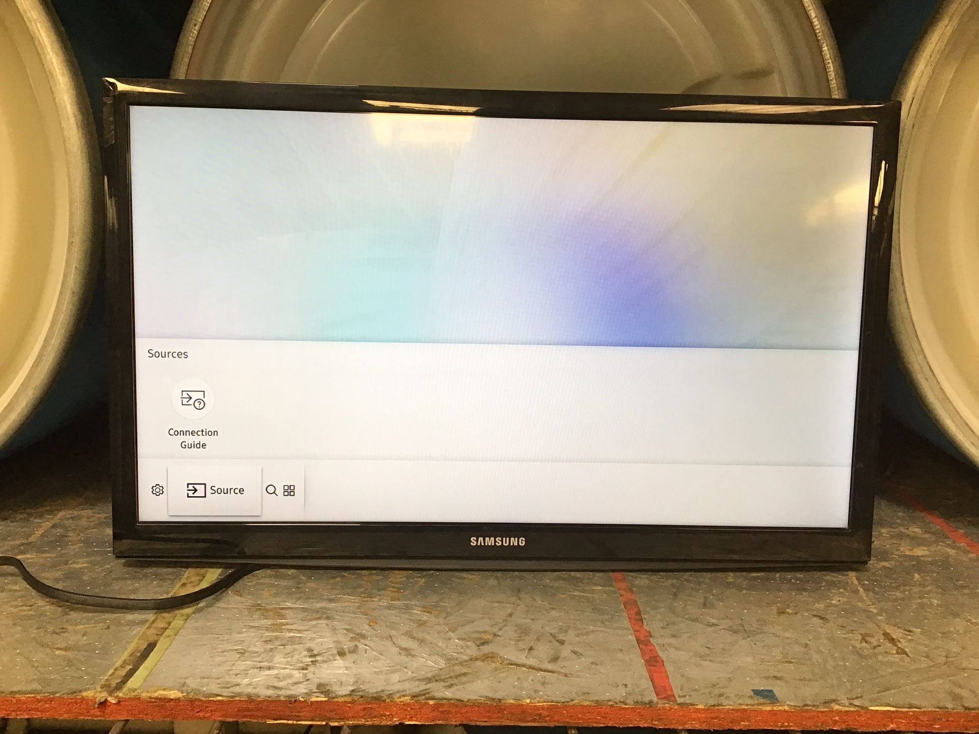 Samsung 23.5” Smart Tv