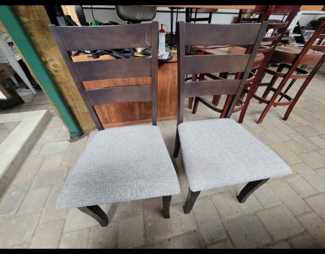 RV Dinette Chairs (2)