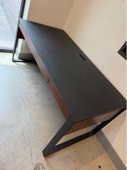 Copenhagen Modern Expandable Table / Desk