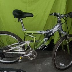 Mongoose 21 Speed Mountain Bike