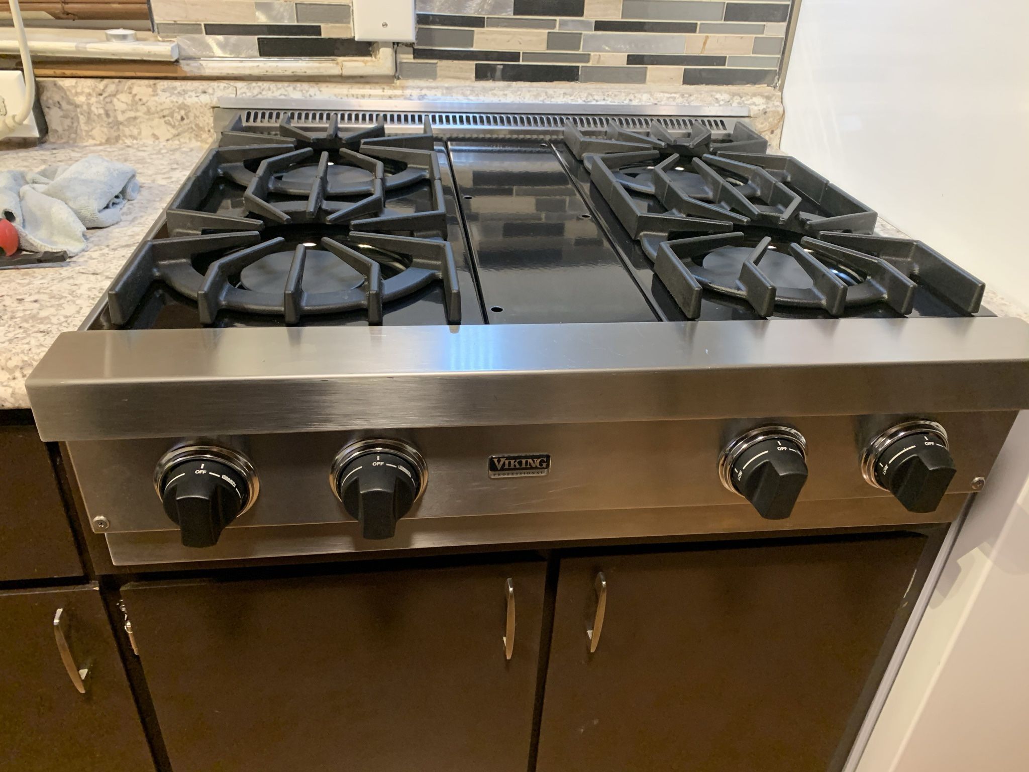Viking Range/Stove Top 30” Propane or Natural Gas