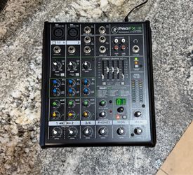 Mackie PRoFX4v2 4-CHANNEL PROFESSIONAL EFFECTS MIXER