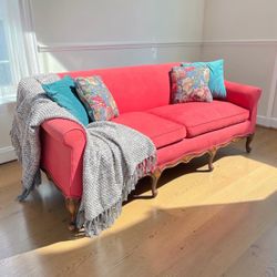 Vintage French Provincial Pink Sofa – Carved Wood Legs