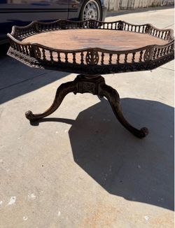 Mahogany Tripod Table