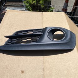 2016,2017,2018 Honda Civic Right Passenger Fog Light Bezel