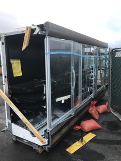 Hussman 12ft refrigerated case new (damaged )
