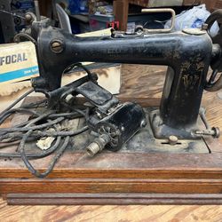 Vintage Sewing Machine - Wheeler & Wilson