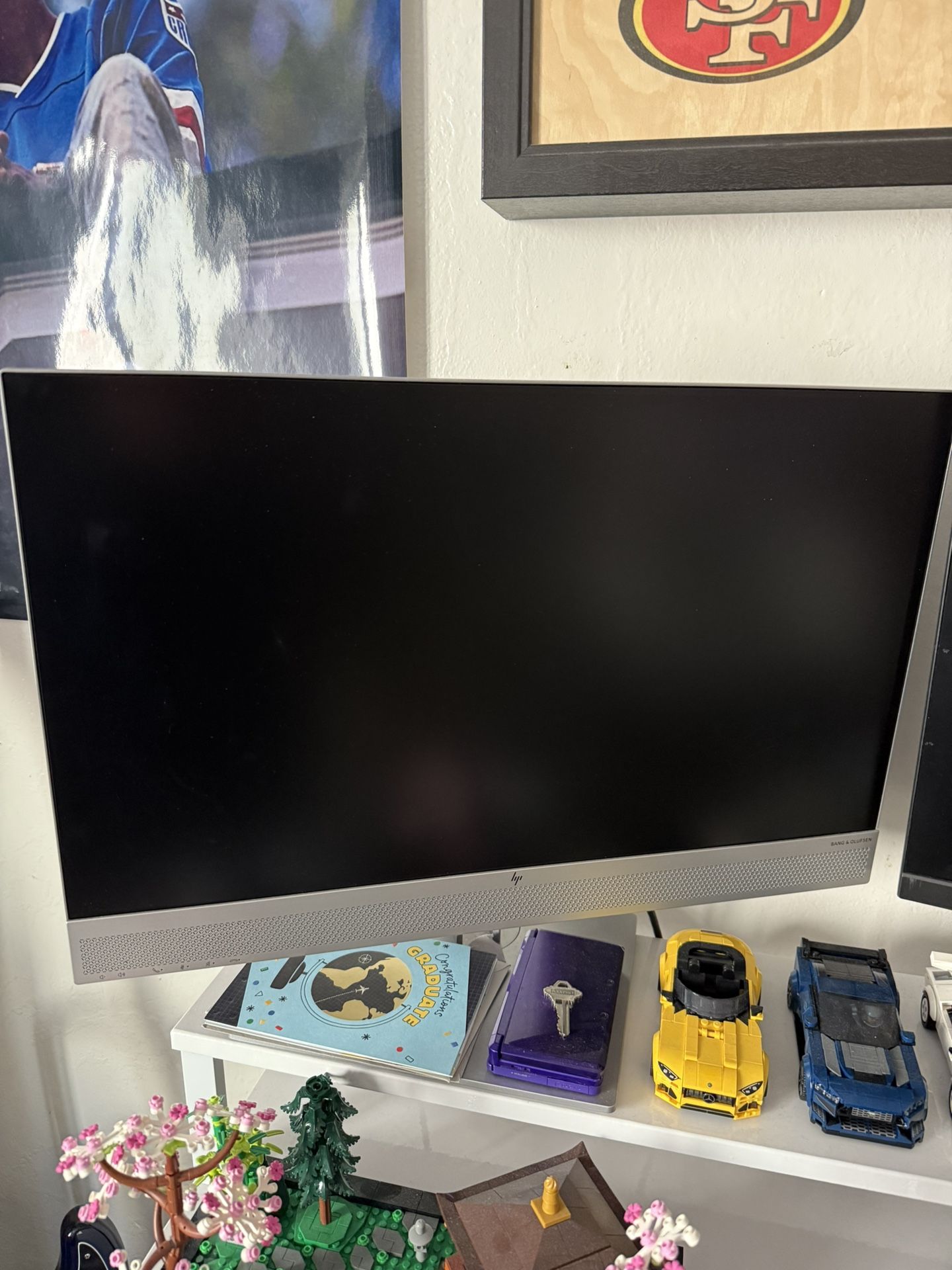 HP E243 Monitor With Built-in Webcam