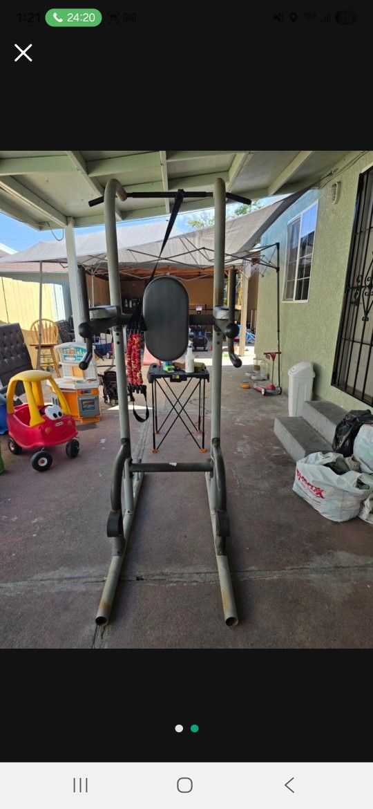 Pull Up Dip Station