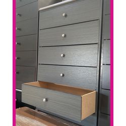 Dresser/ Five drawers dresser