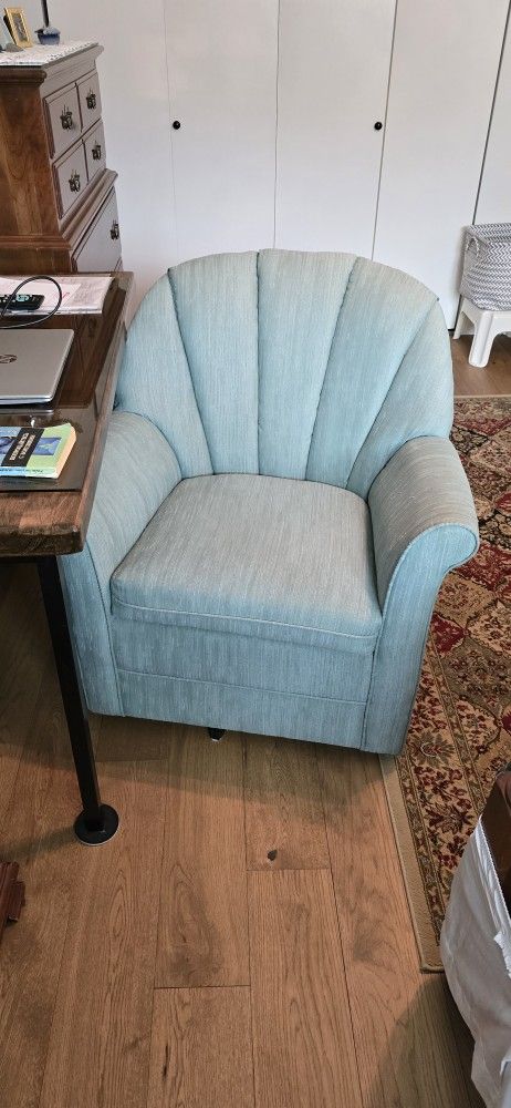 Round Back Swivel Chair