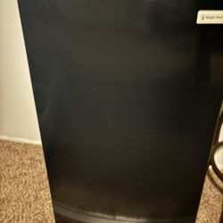 Magic Chef Mini Fridge 
