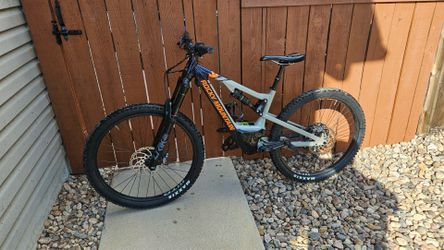 Mountain bike ebike Rocky Mountain E Bike powerplay eMTB bike Small 286 miles