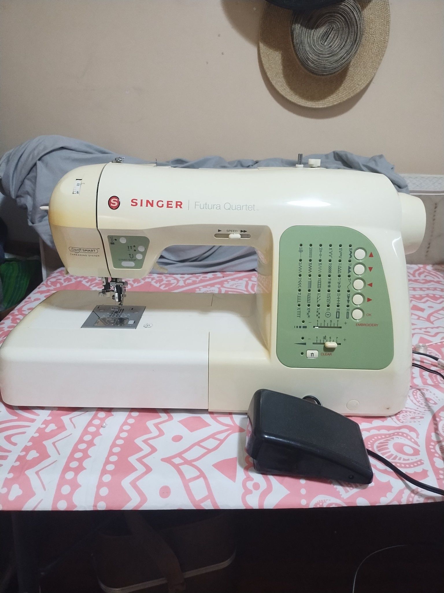 Singer Futura SEQS-6000 Quartet