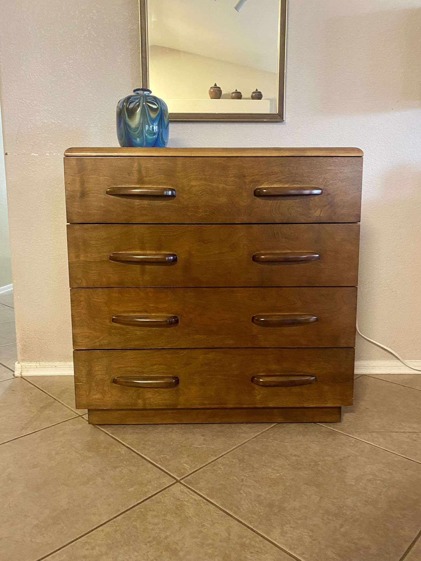 Mid-Century Modern Dresser / Chest of Drawers