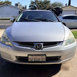 2004 Silver Honda Accord 