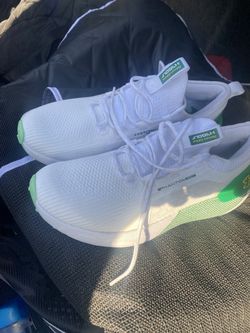 Golfing shoes 10 1/2