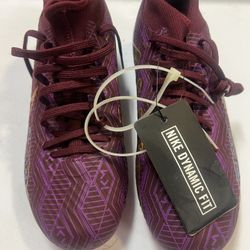 Girls soccer Cleats Size 5