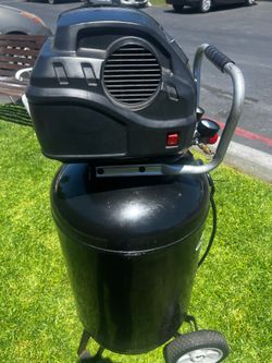 HUSKY AIR COMPRESSOR  30 Gal  6.8 SCFM 175 PSI 1.7 HORSEPOWER  40% LONGER AIR  MORE POWER  QUIET OPERATION (((((HALF PRICE))))