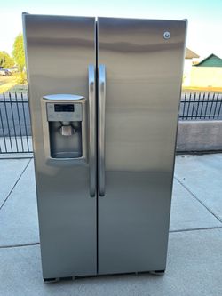 Refrigerator GE Stainless Steel Counter Depth