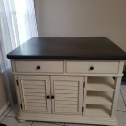 Kitchen Island With Two Stools