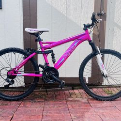 24”  MONGOOSE WOMEN MOUNTAIN BIKE 