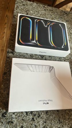 iPad Pro m5 11 inch 256gb WiFi plus cellular with keyboard case under Apple warranty